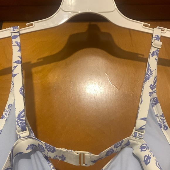 NWT Catalina Size XL Floral Swimsuit Top - Picture 5 of 6